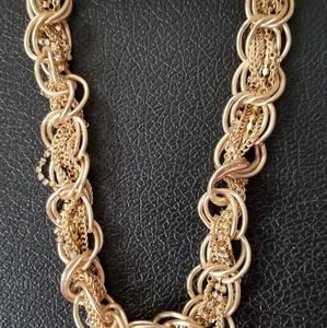 Gold tone multistrand  links chain gold linkd bold
